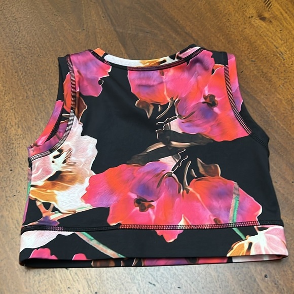 GUESS Girls Branded Sports Top in Pink size 8 - Picture 3 of 7